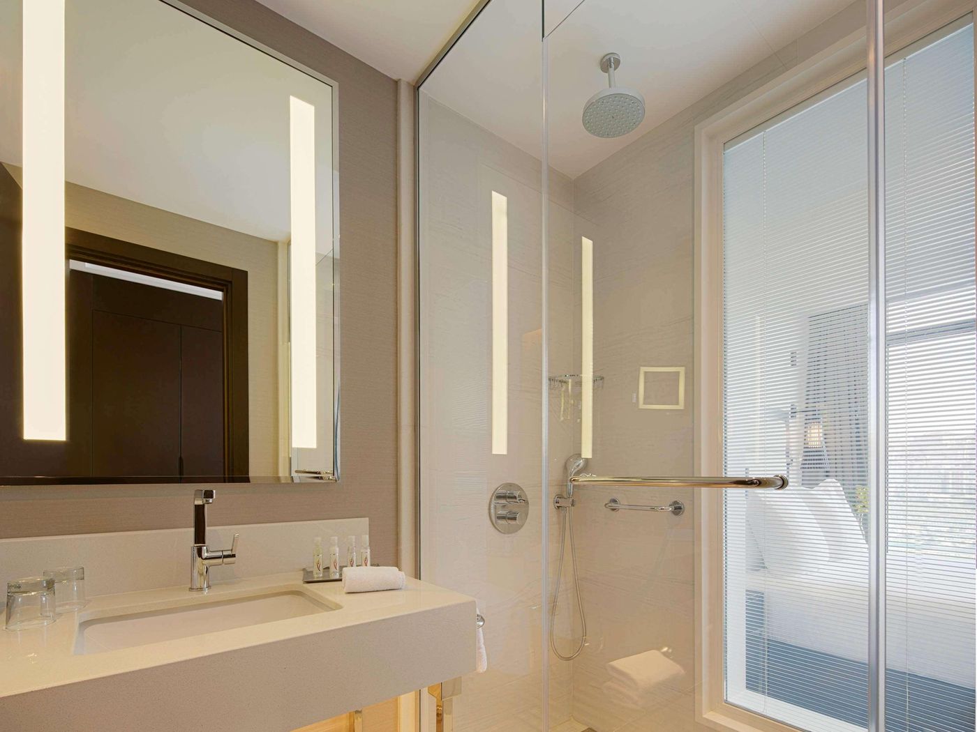 Movenpick-Hotel-Istanbul-Golden-Horn-Room-43