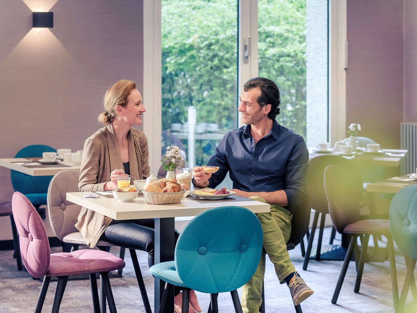 Mercure-Hotel-Muenchen-am-Olympiapark-Restaurant-16