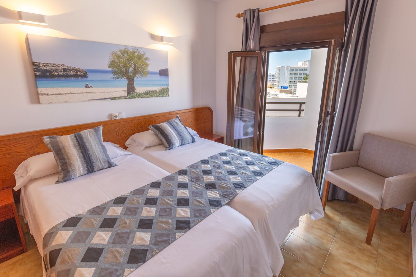 R2 Cala Millor Beach Apartments