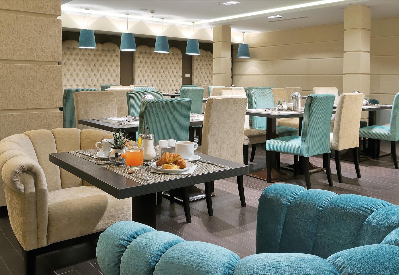 La-Prima-Fashion-Hotel-Restaurant-2