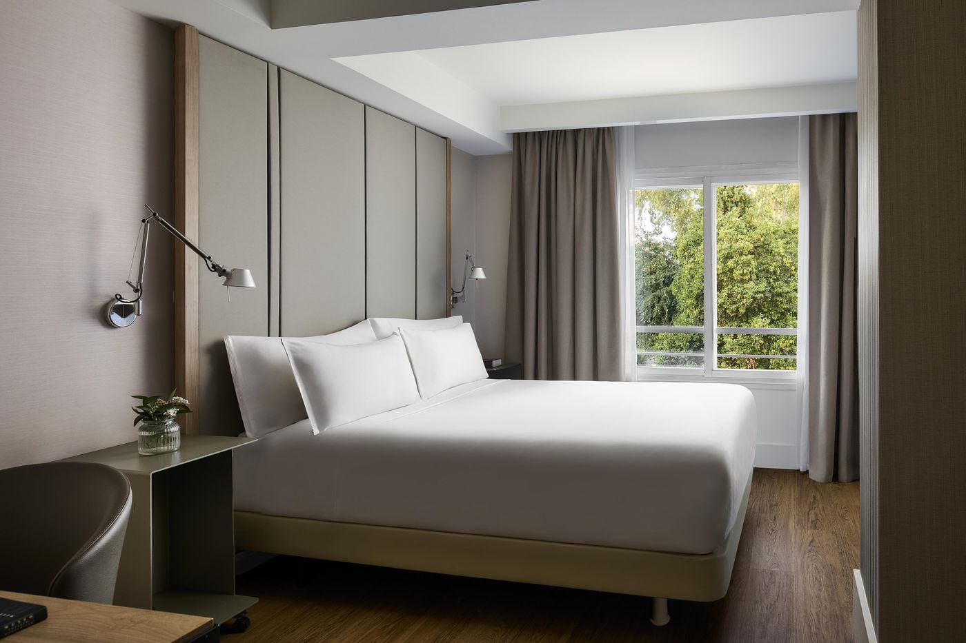 NH-Paseo-de-la-Habana-Room-30