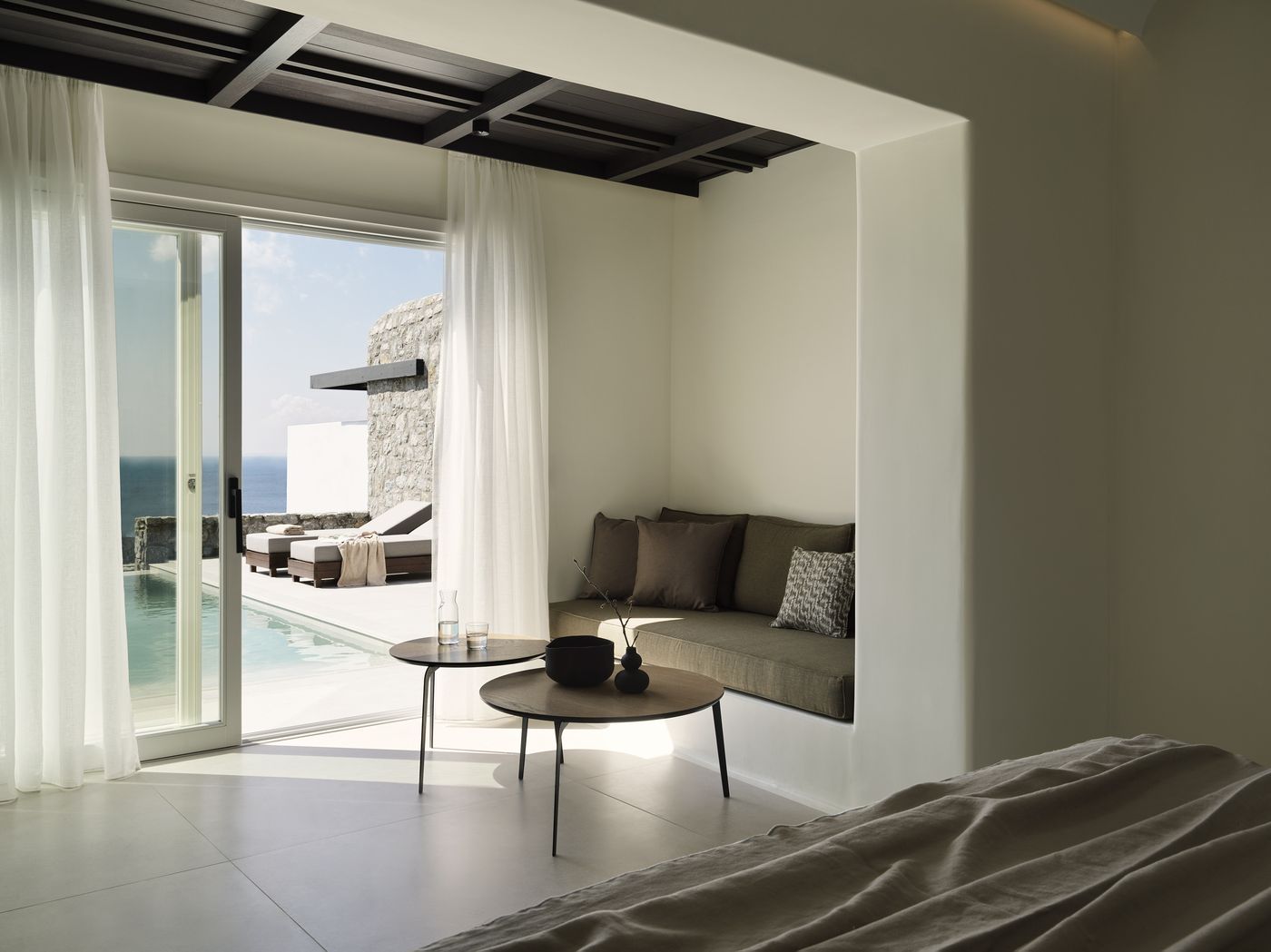 Ezio-Bo-Luxury-Living-Room-23