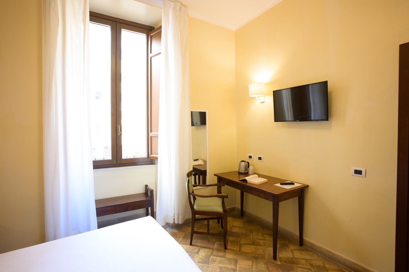 Hotel-Casa-I-Cappuccini-Room-15