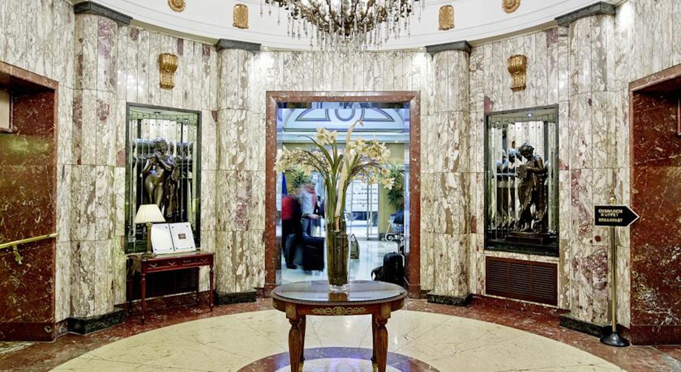 Gran-Hotel-Velazquez-Lobby-4