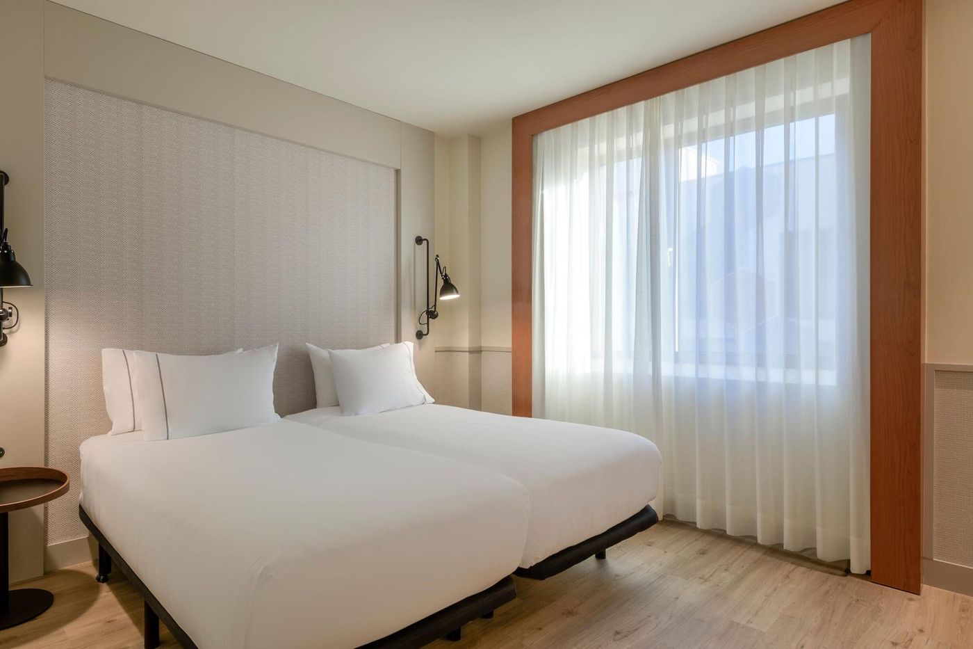 AC-Madrid-Los-Vascos-Room-16