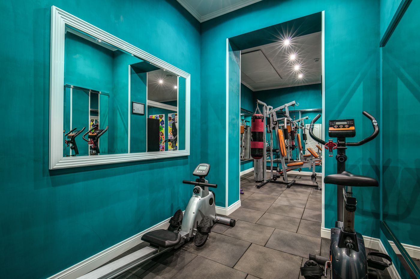 Hotel-87-Eightyseven-Sports-and-Entertainment-67