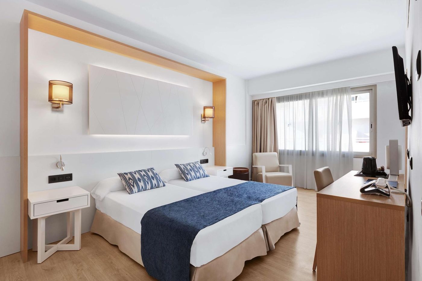 THB-Los-Molinos-Class-Room-25