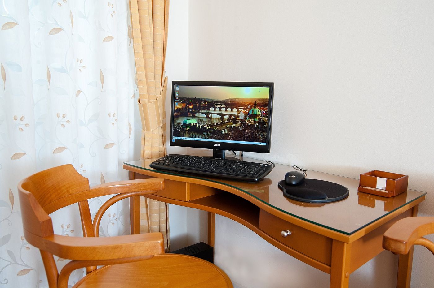 Cloister-Inn-Lobby-12