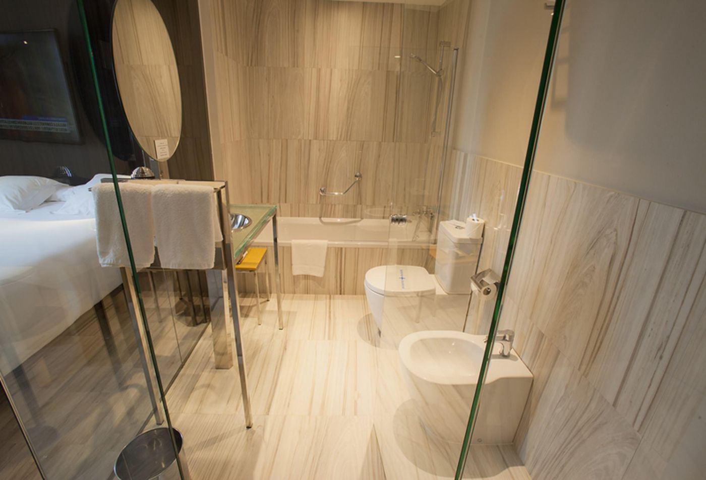 Plaza-Spain-A CORUÑA-Room-6