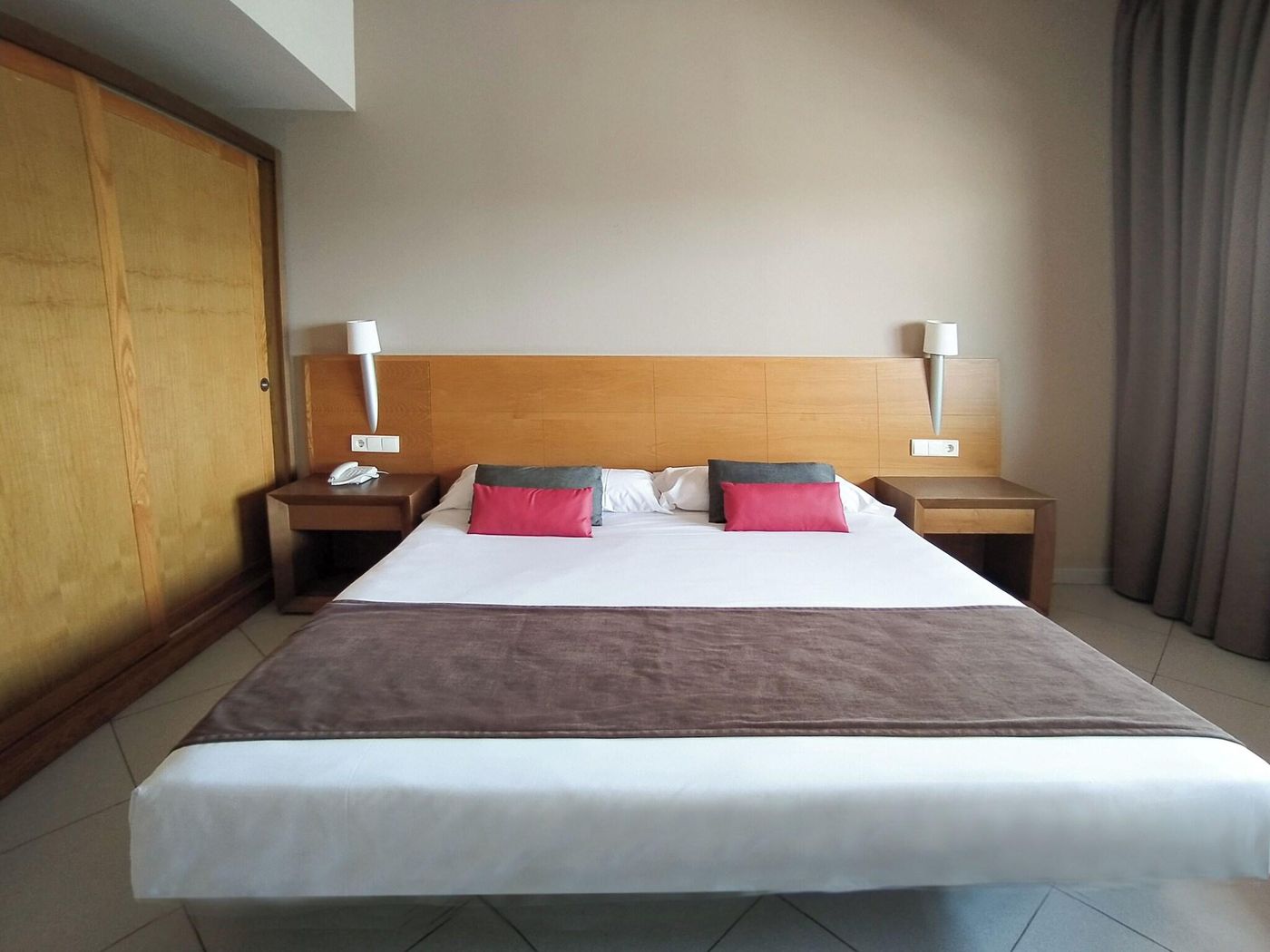 Ohtels-Campo-De-Gibraltar-Room-15