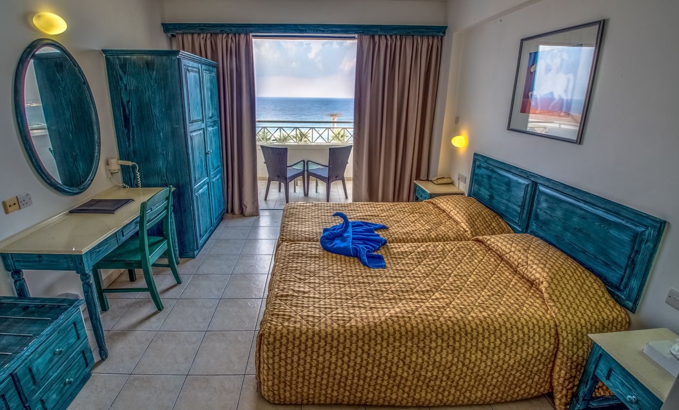 St-George-Gardens-Room-12