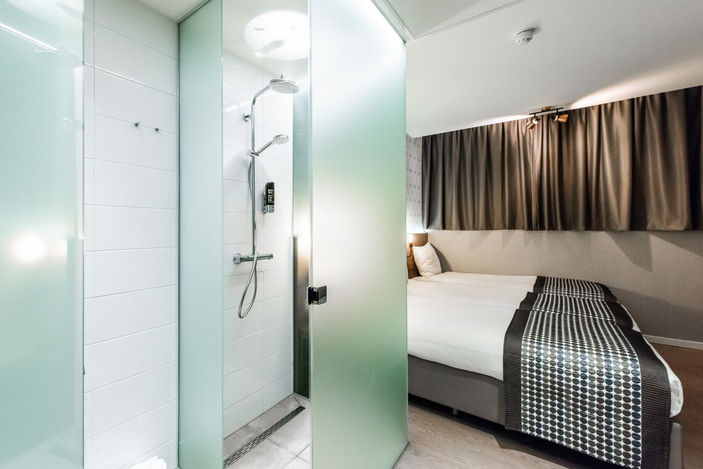 Melrose-Netherlands-amsterdam-Room-6