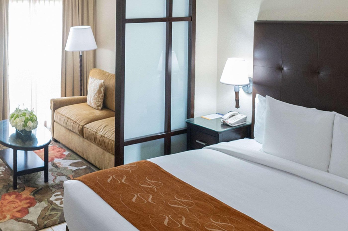 Comfort-Suites-Paradise-Island-Room-30