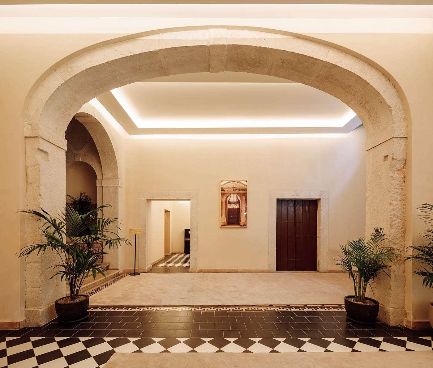 The-One-Palacio-Da-Anunciada-Lobby-10