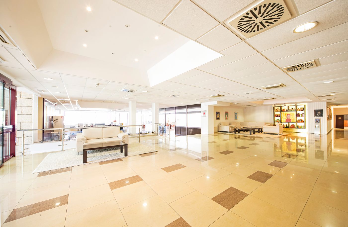 Marko-Polo-Lobby-53