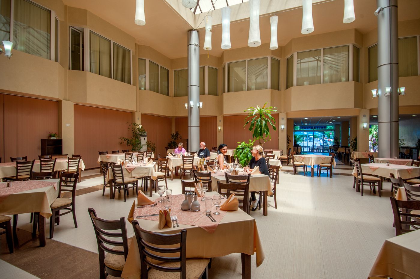 Esperanto-Bulgaria-SUNNY BEACH-Restaurant-9