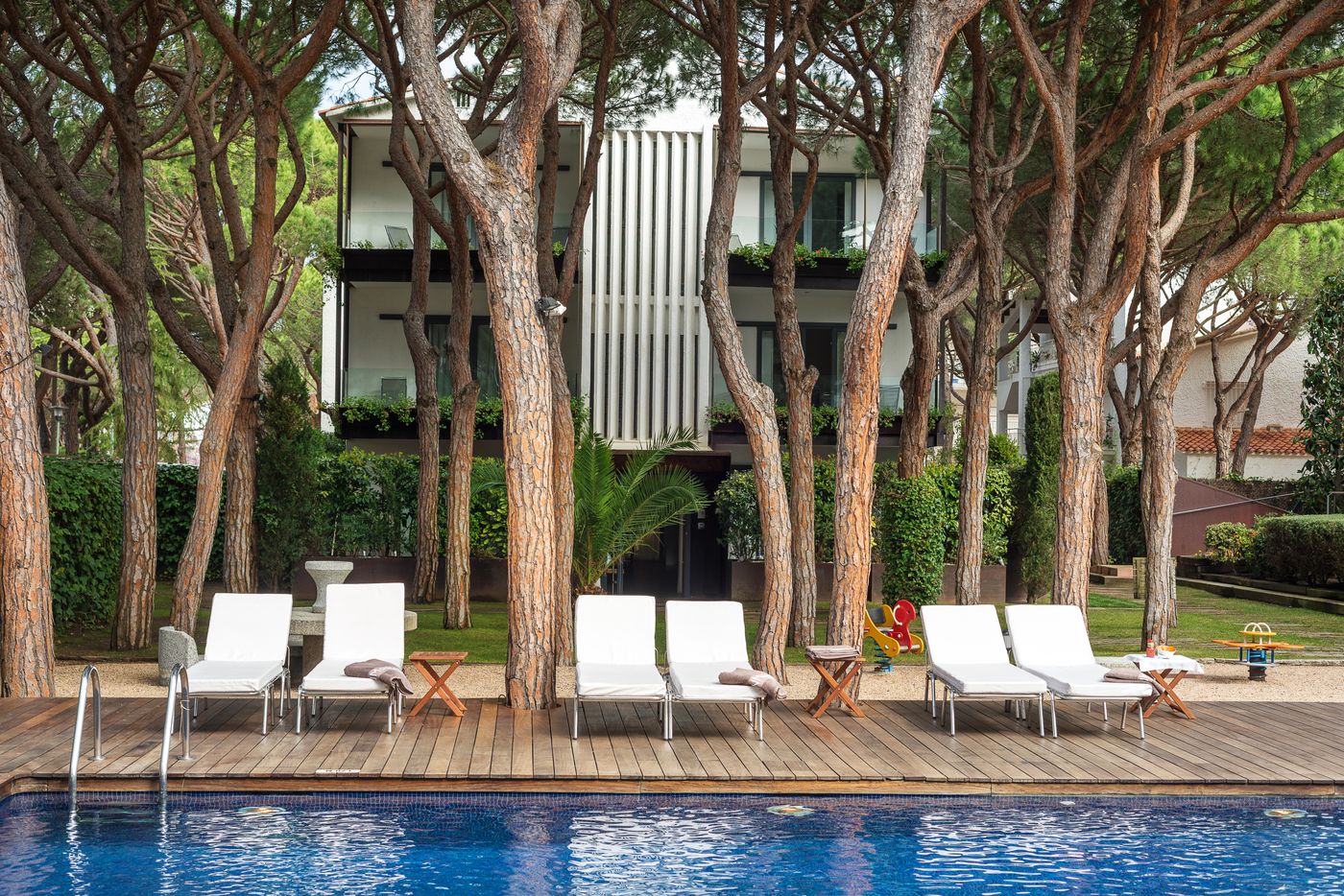 NM-suites-Hotel-Pool-4