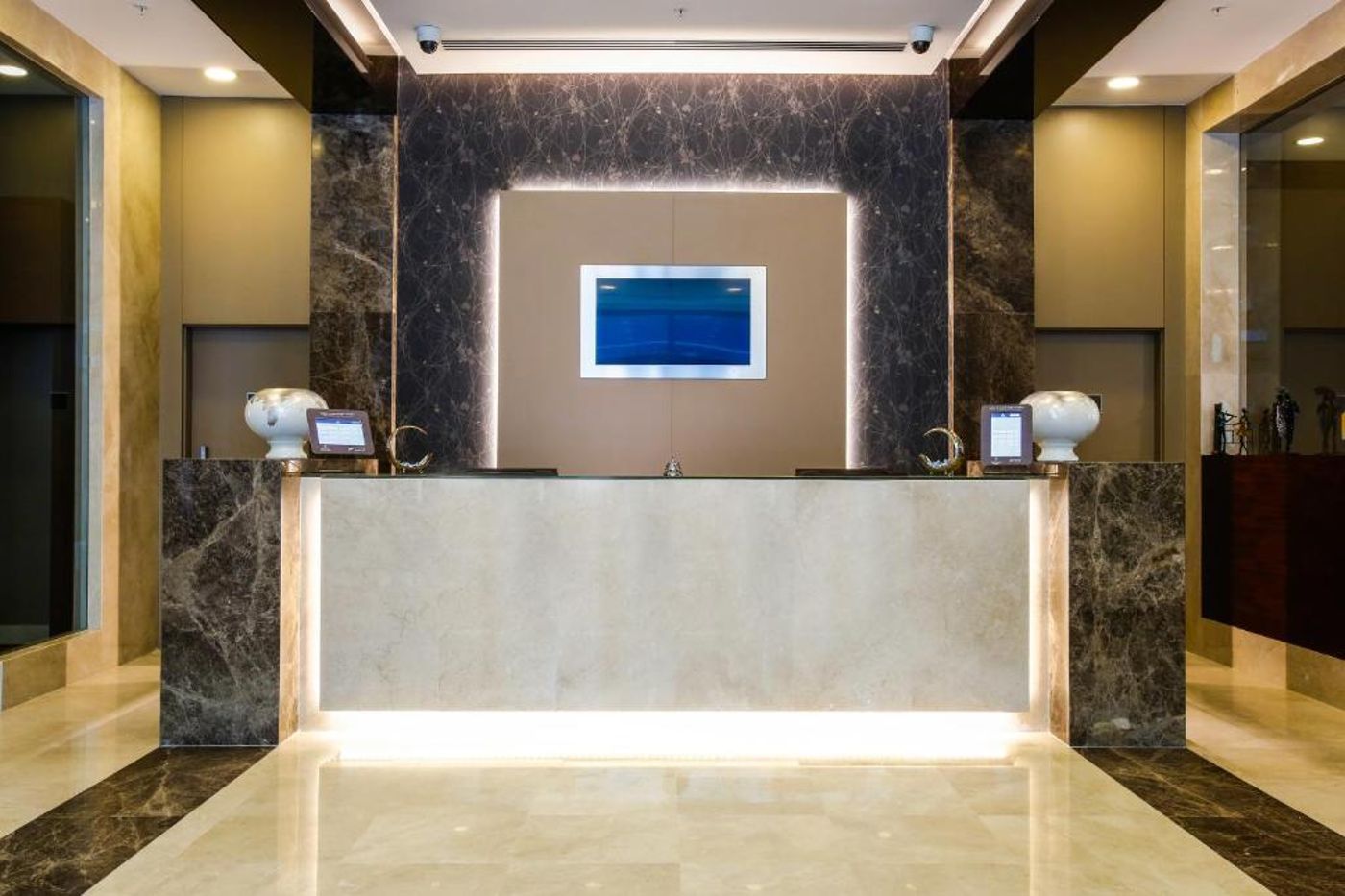 Park-Dedeman-Bostanci-Hotel-Lobby-6