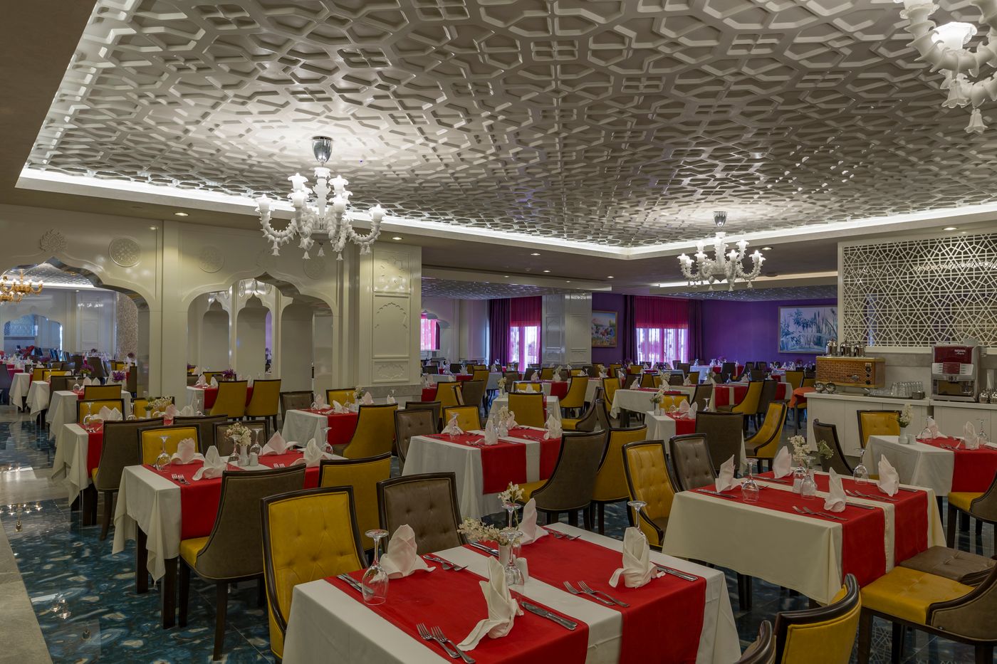 Royal-Taj-Mahal-Restaurant-40