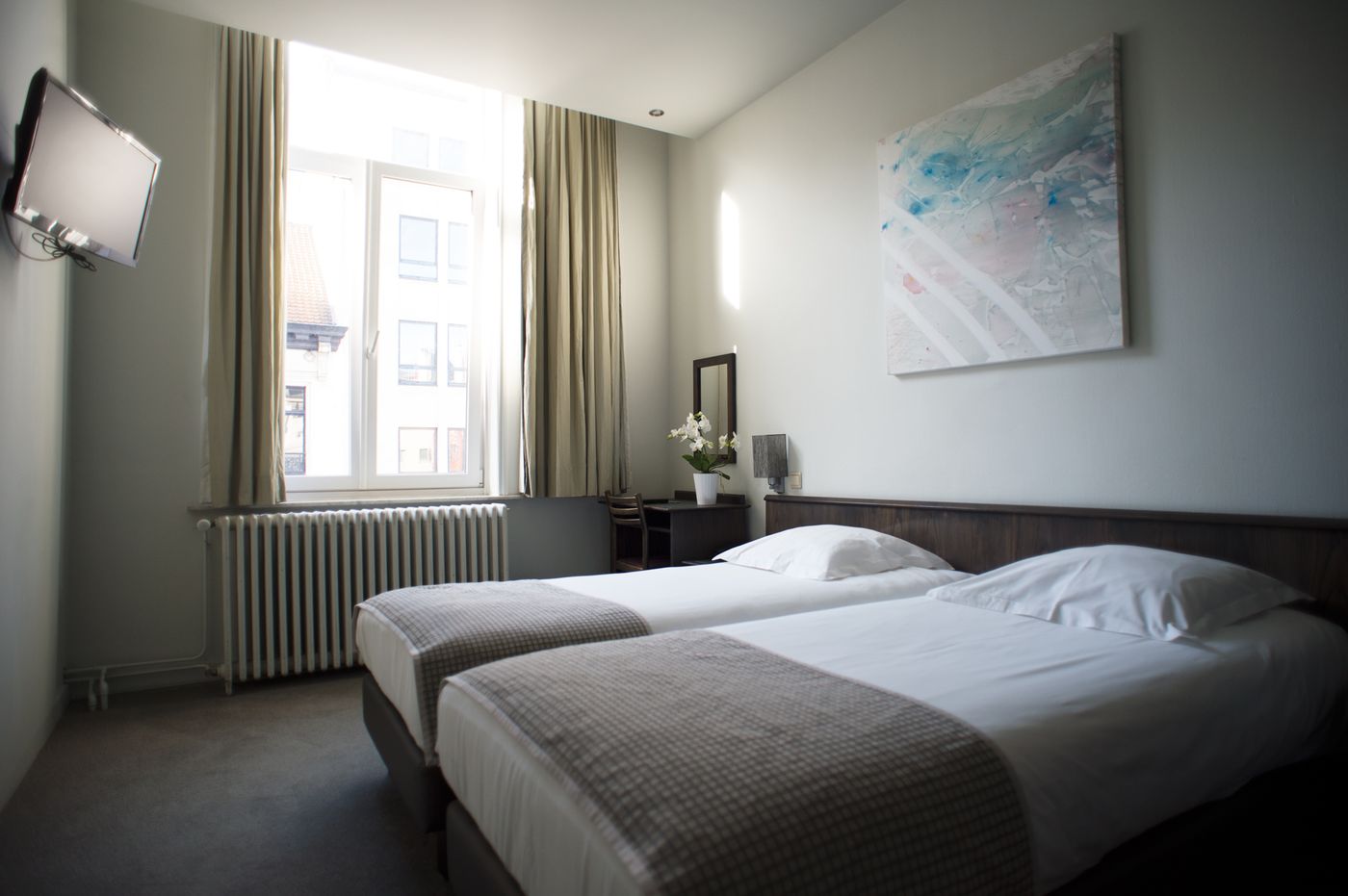 Hotel-Du-Congres-Room-31