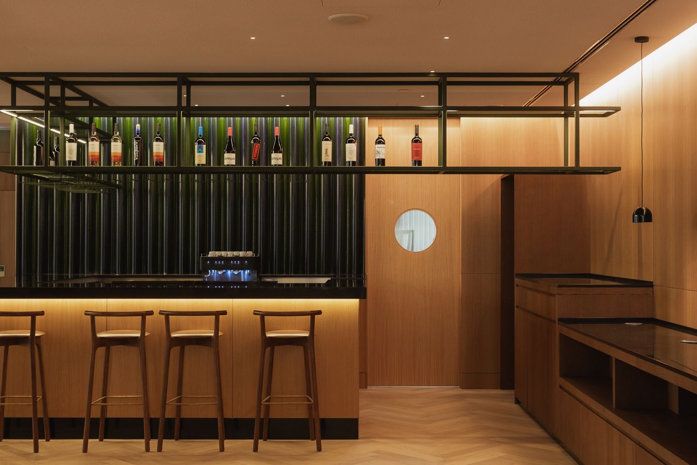 Lumen-Hotel-and-The-Lisbon-Light-Show-Bar-7