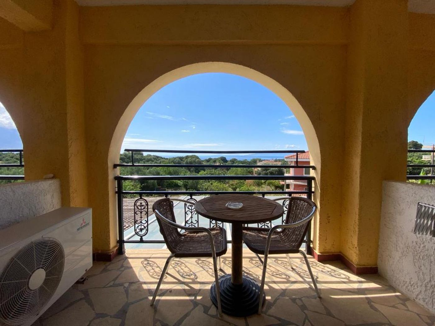 Hotel-Sunrise-Inn-Room-93