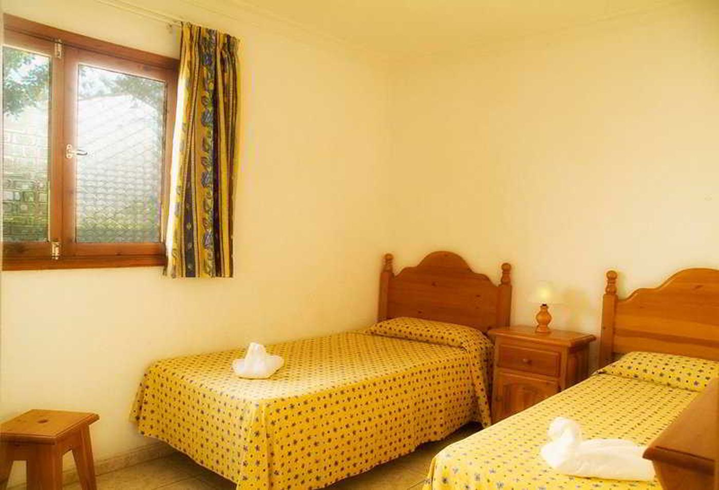 Los-Juncos-I-Room-41