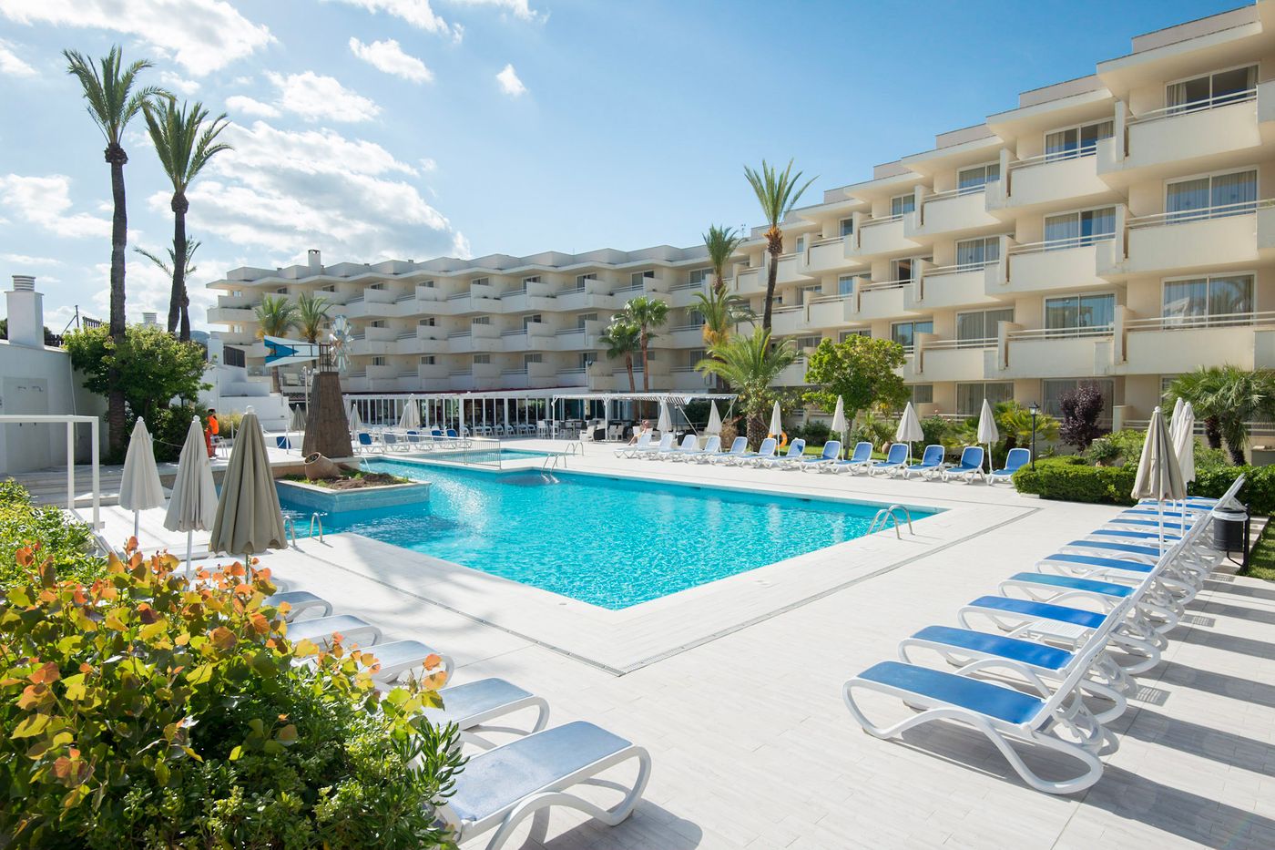 Globales Cala Bona Suites