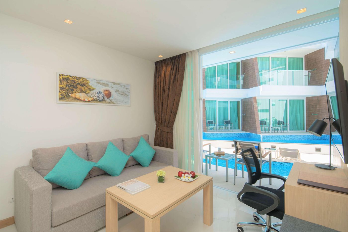 The-Beachfront-Hotel-Phuket-Room-27