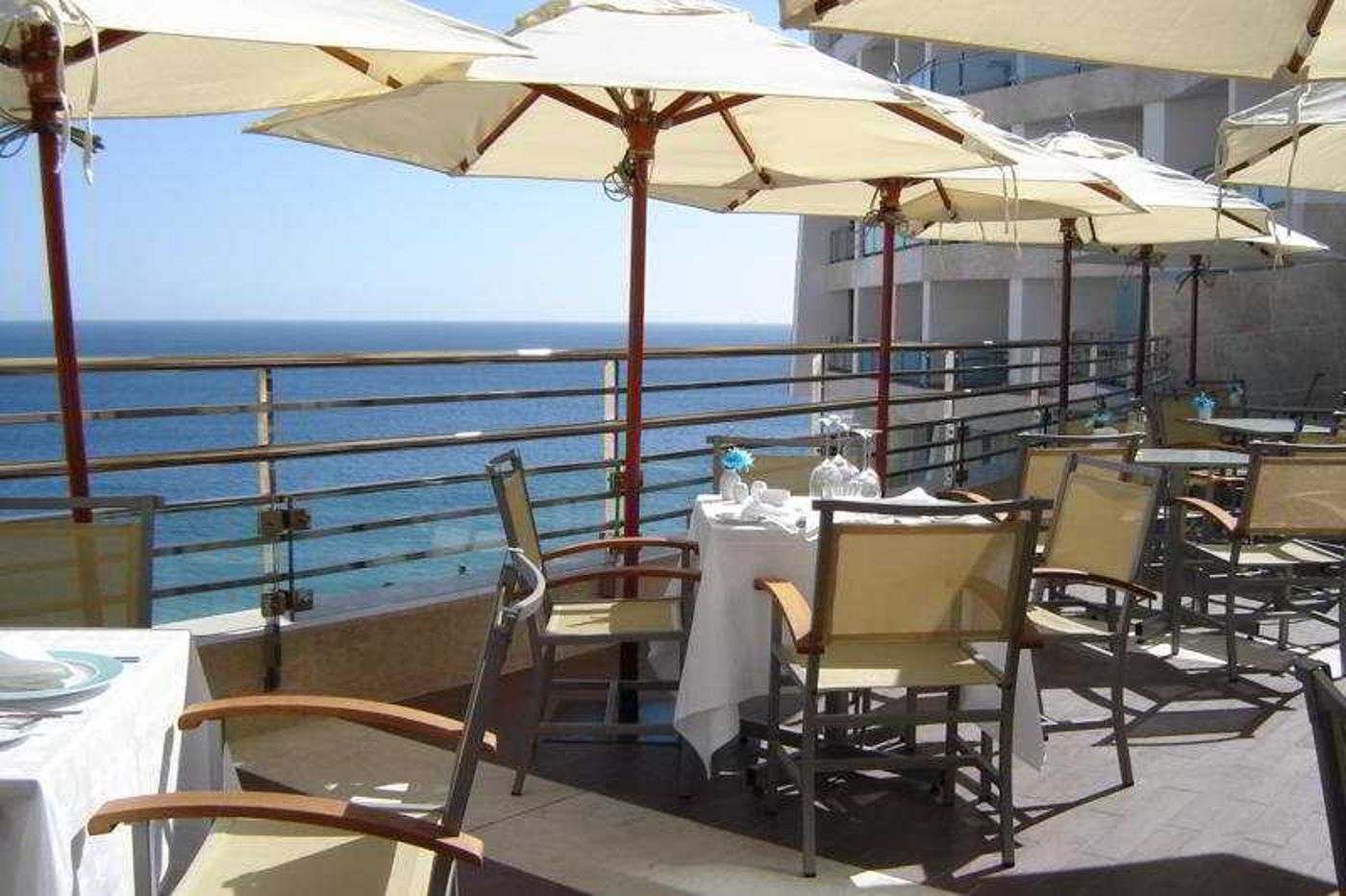 Sesimbra-Oceanfront-Hotel-Terrace-33