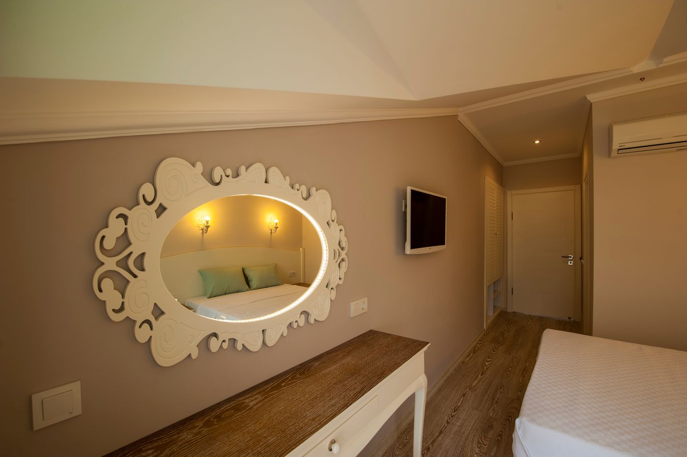 Majestic-Hotel-Room-22