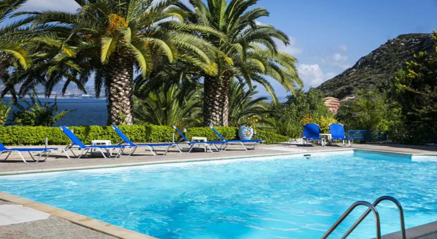 Metaxatos Apartments