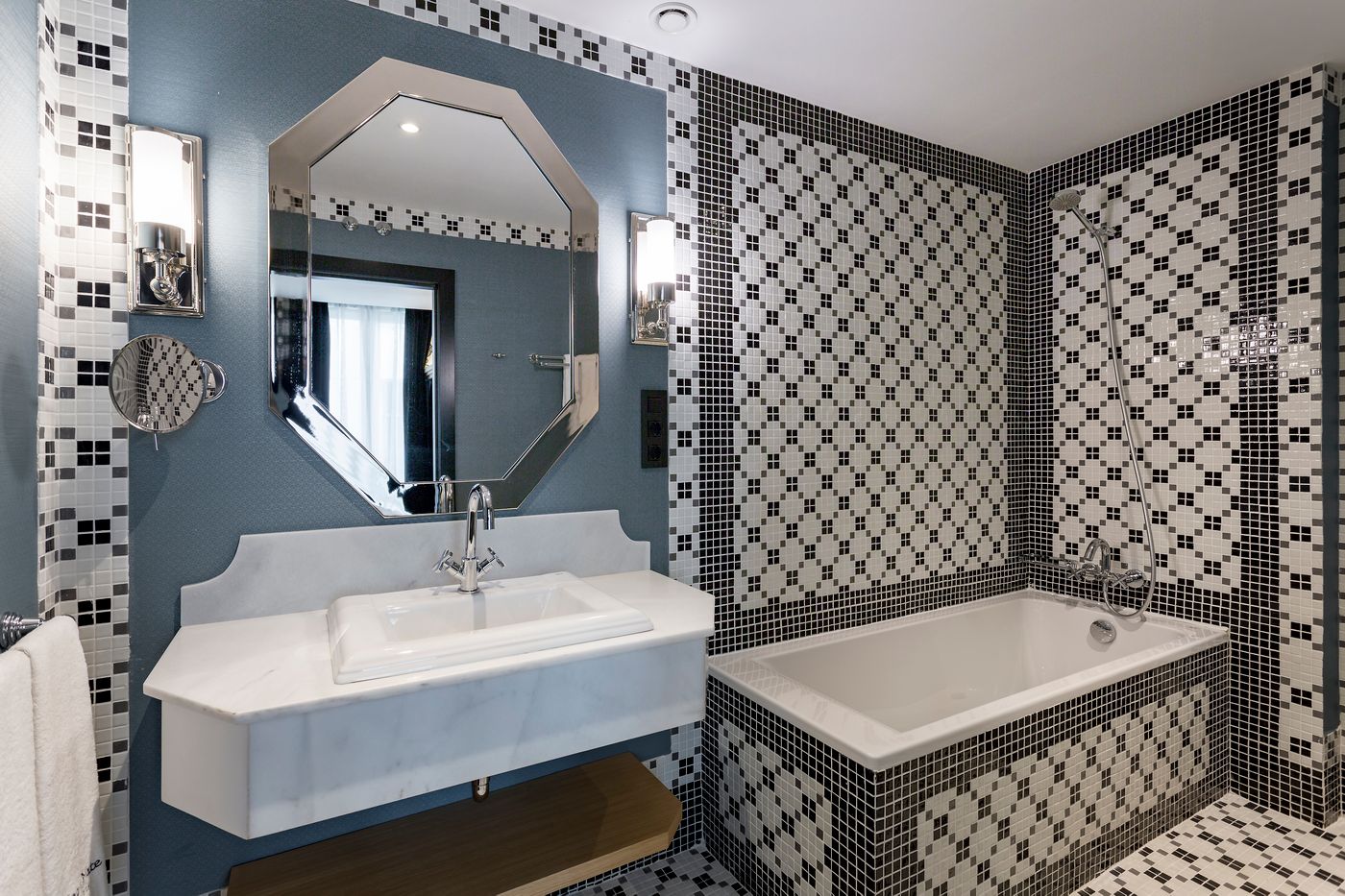 Room-Mate-Alba-Room-30