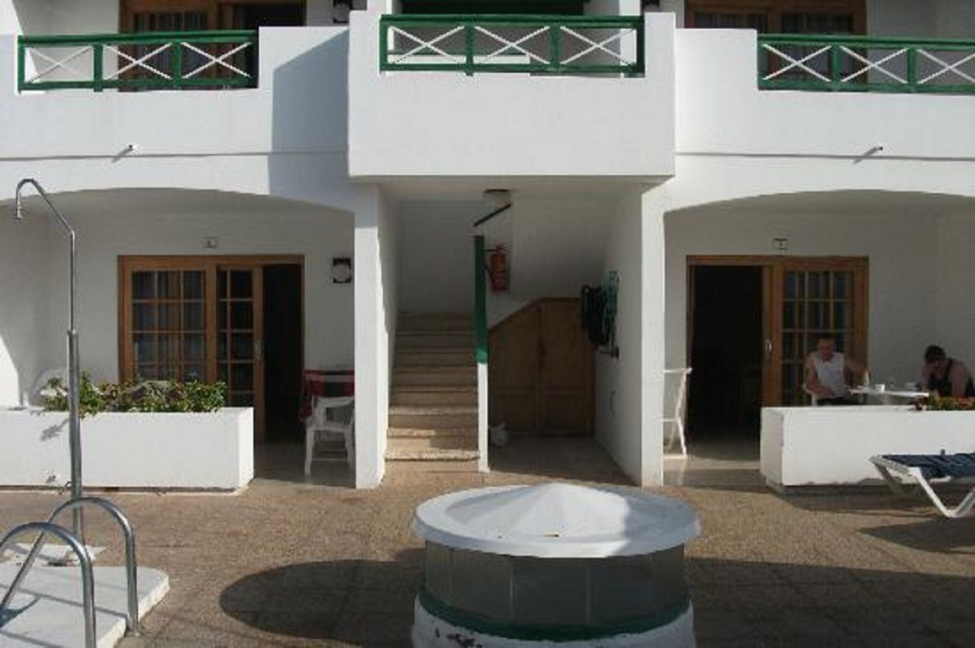 Apartamentos-Isabel-Lobby-5