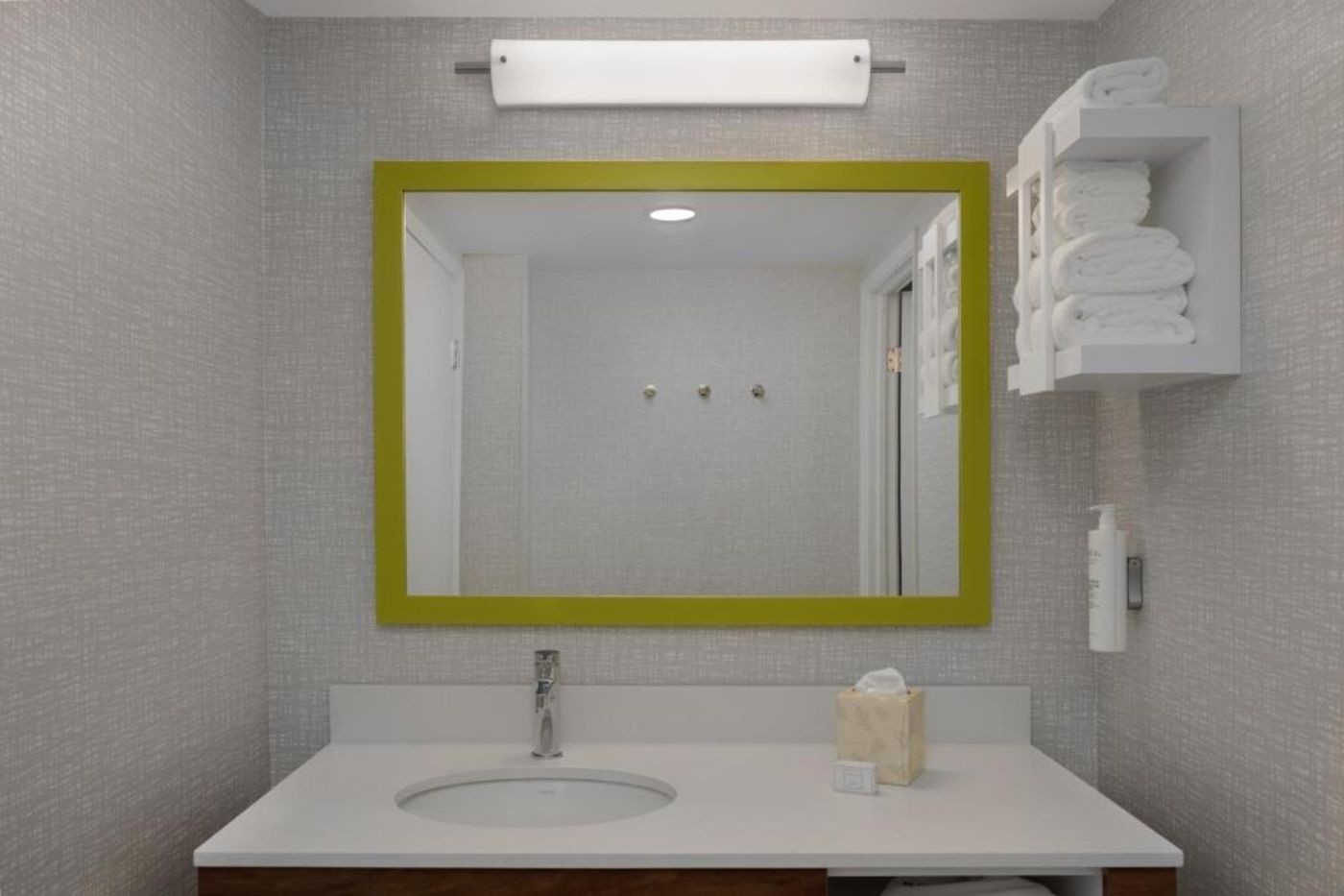 Hampton Inn & Suites by Hilton Toronto Downtown-Canada-TORONTO-Room-7