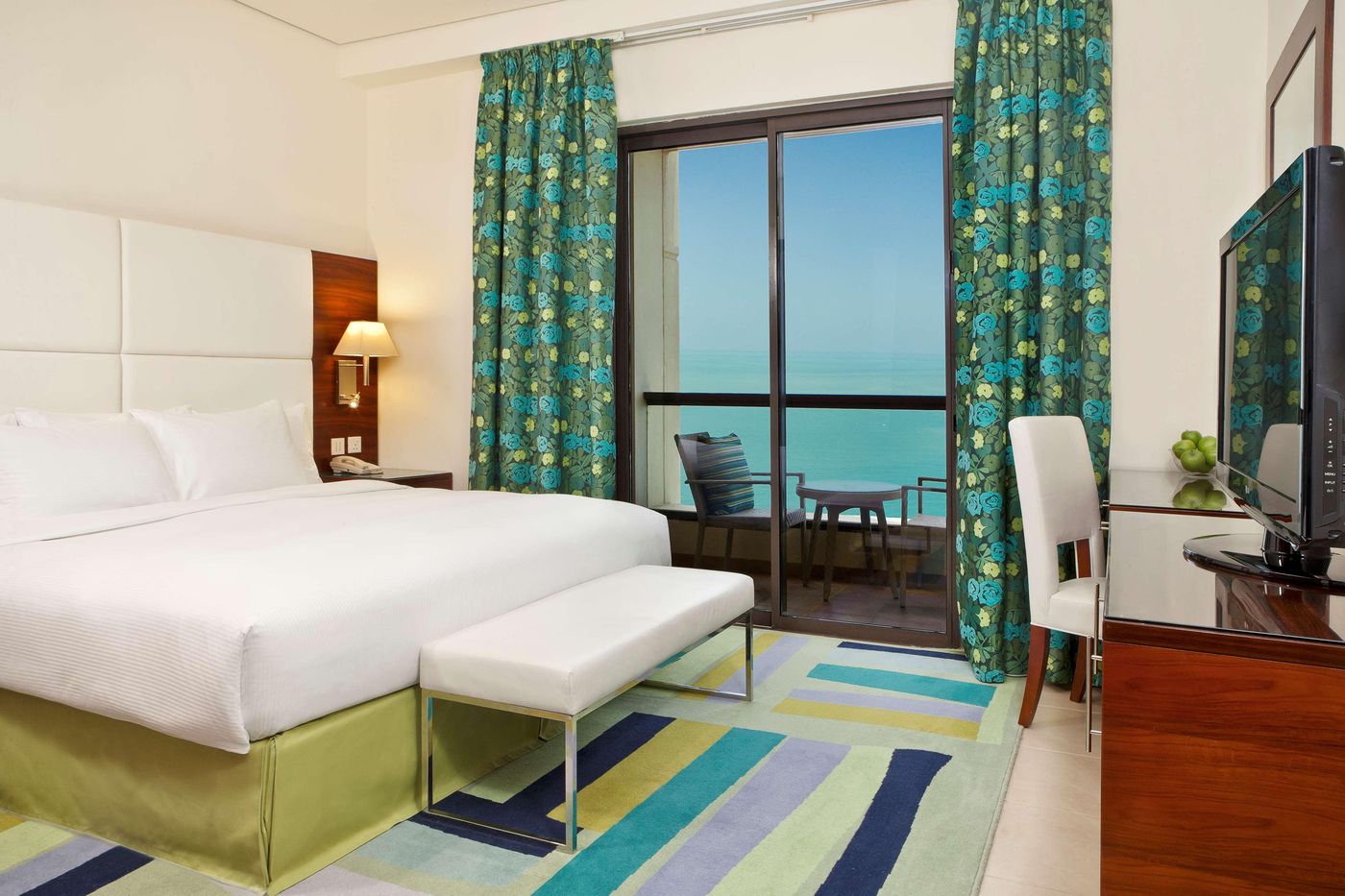 Hilton-Dubai-The-Walk-Room-24