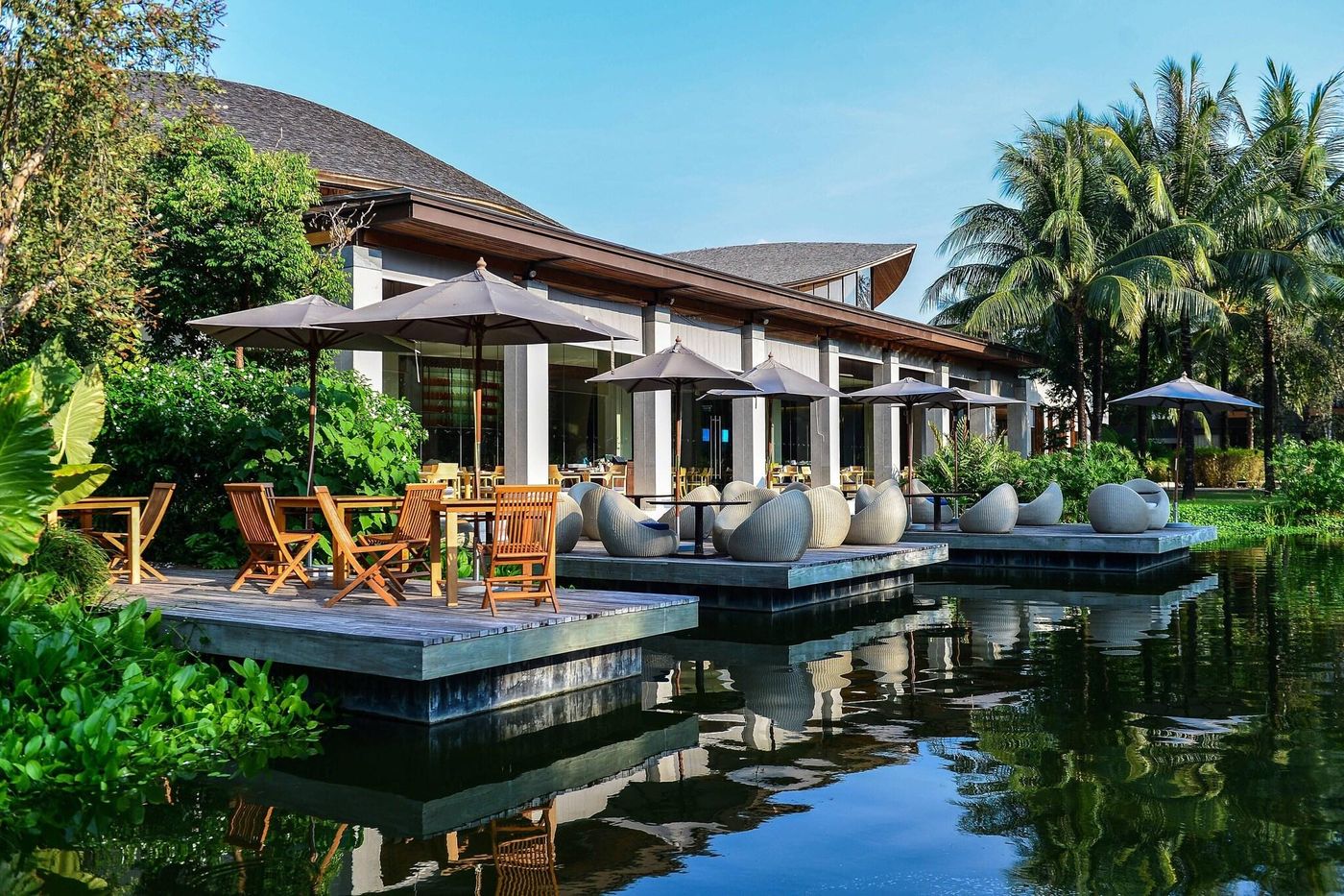 Renaissance-Phuket-Resort---Spa-Restaurant-3