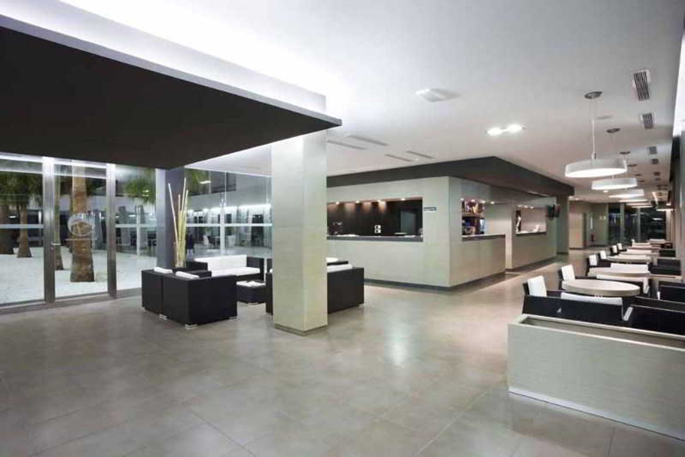 Els-Arenals-Lobby-17