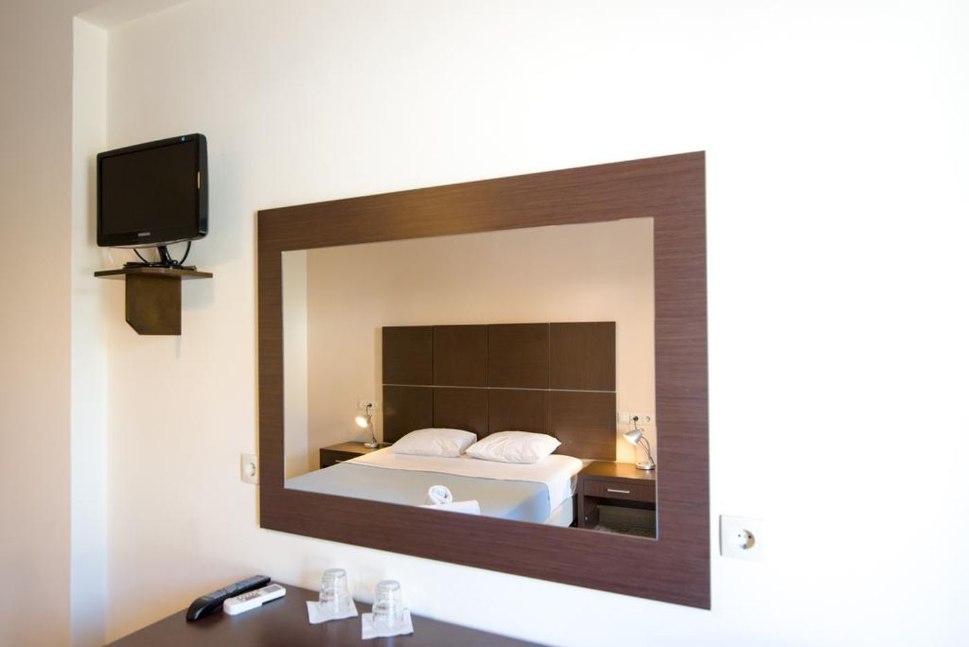 Kamari-Blu-Boutique-Hotel-Room-13