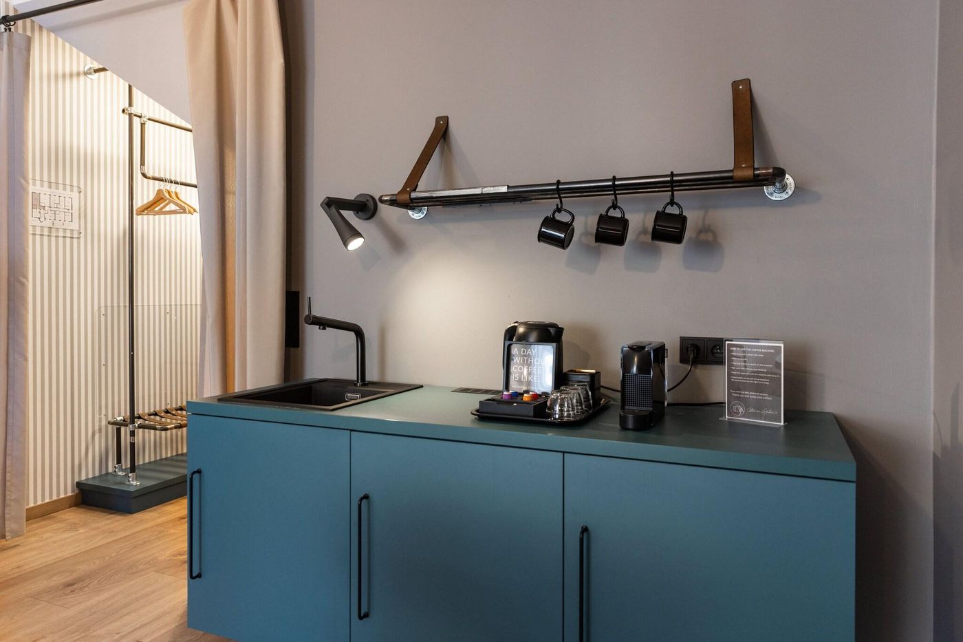 Miss-Sophie-s-Downtown-Room-18