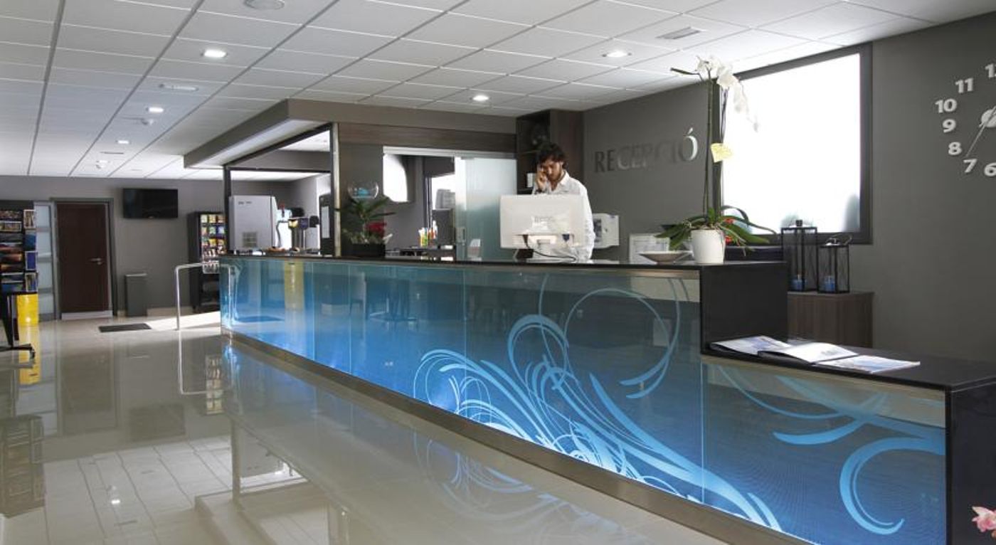 Summer Hotel (formerly Hotel Relax)