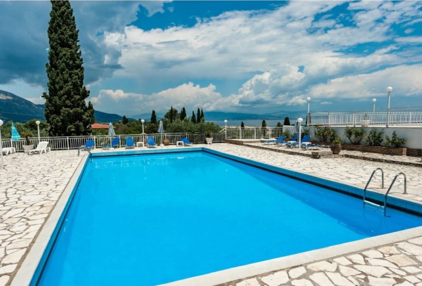 Marilena-Apartmets---Studios-Pool-16