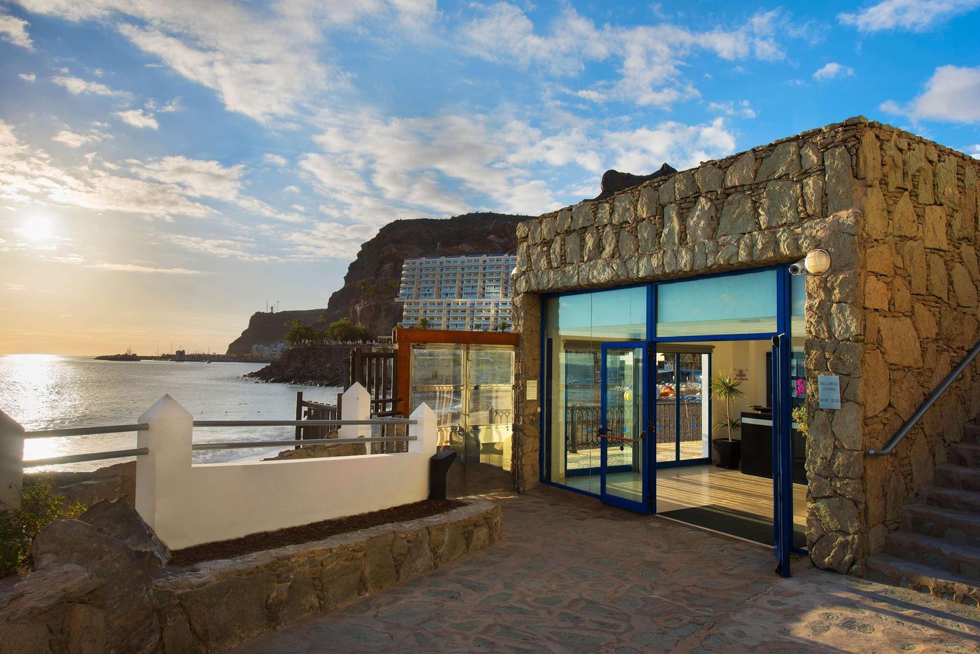 TUI-BLUE-Suite-Princess--Adults-Only--Sports-and-Entertainment-14