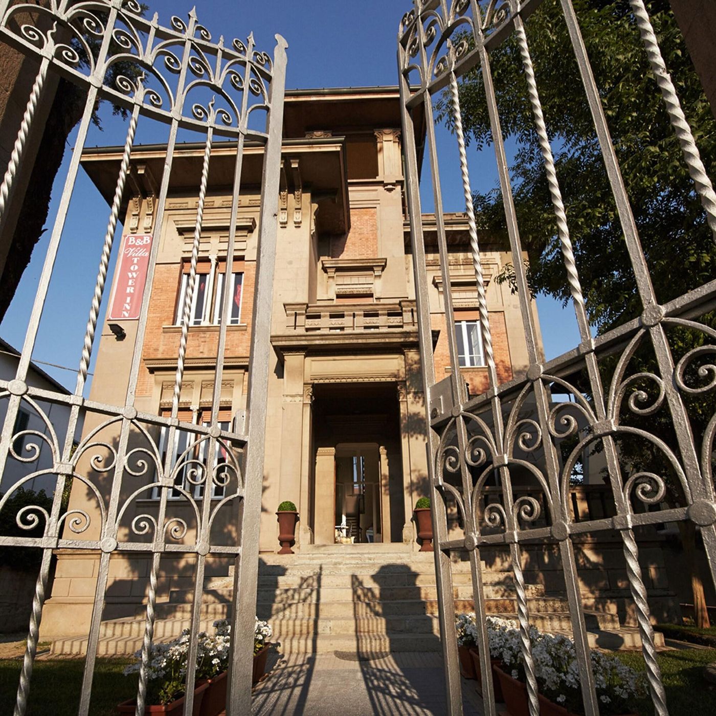 Villa-Tower-Inn-Pisa-General-view-11