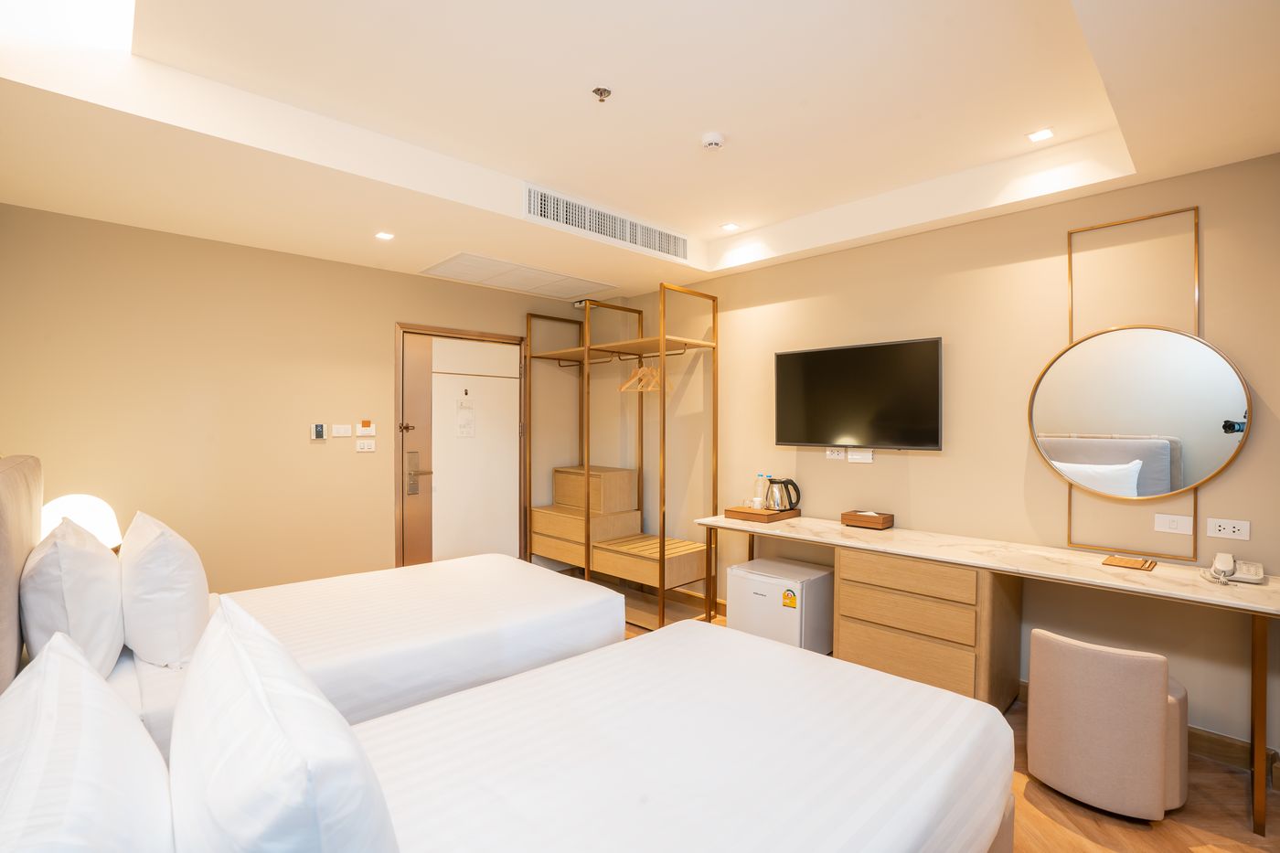 Away-Bangkok-Riverside-Kene-Room-11