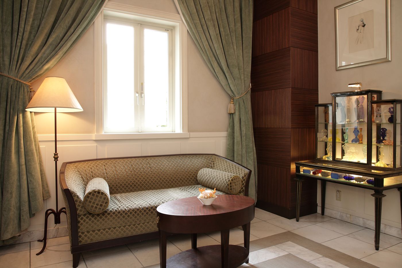 Hotel Monterey La Soeur Ginza-Japan-Tokyo-General view-7