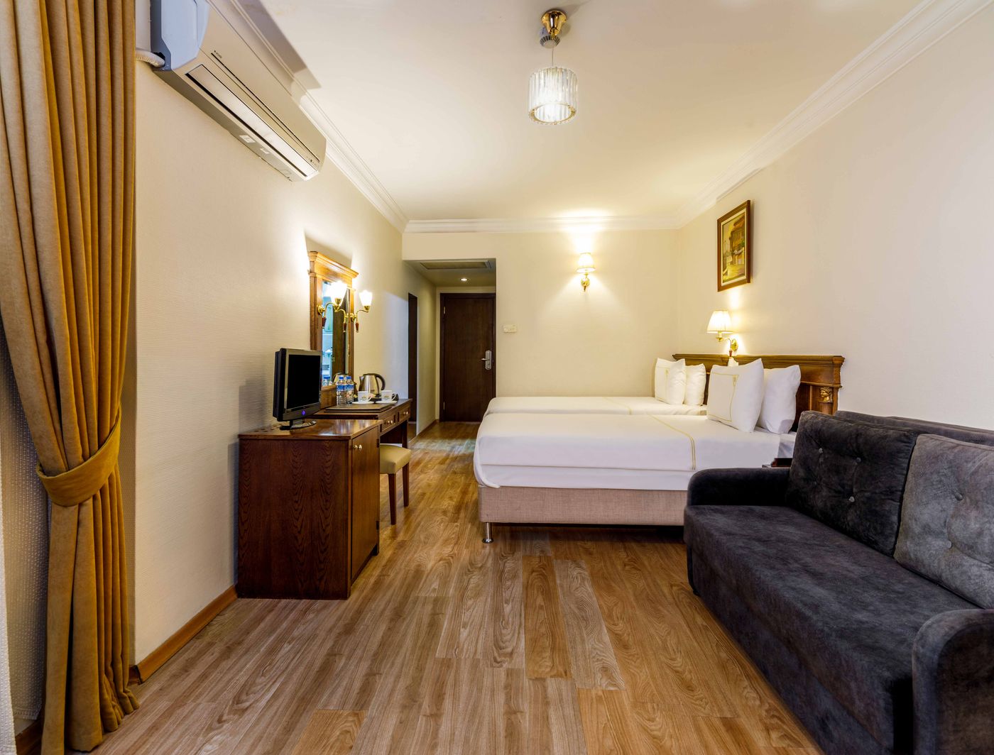 Golden-Crown-Room-25