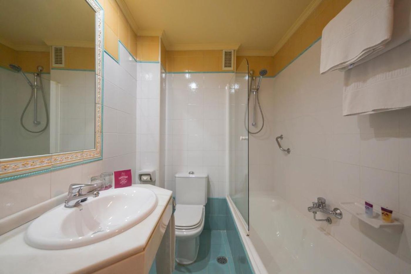 Macia Condor-Spain-GRANADA-Room-1