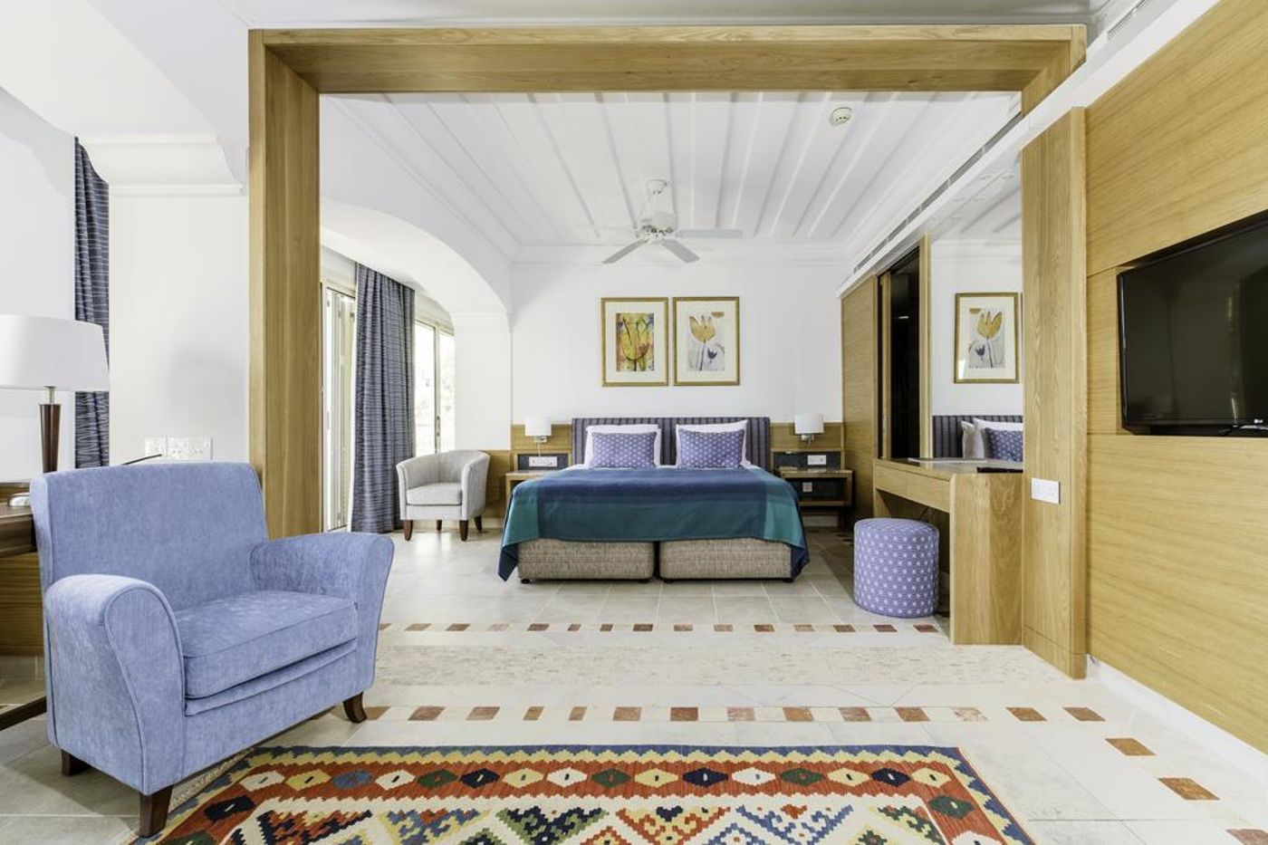 Columbia-Beach-Resort-Room-16