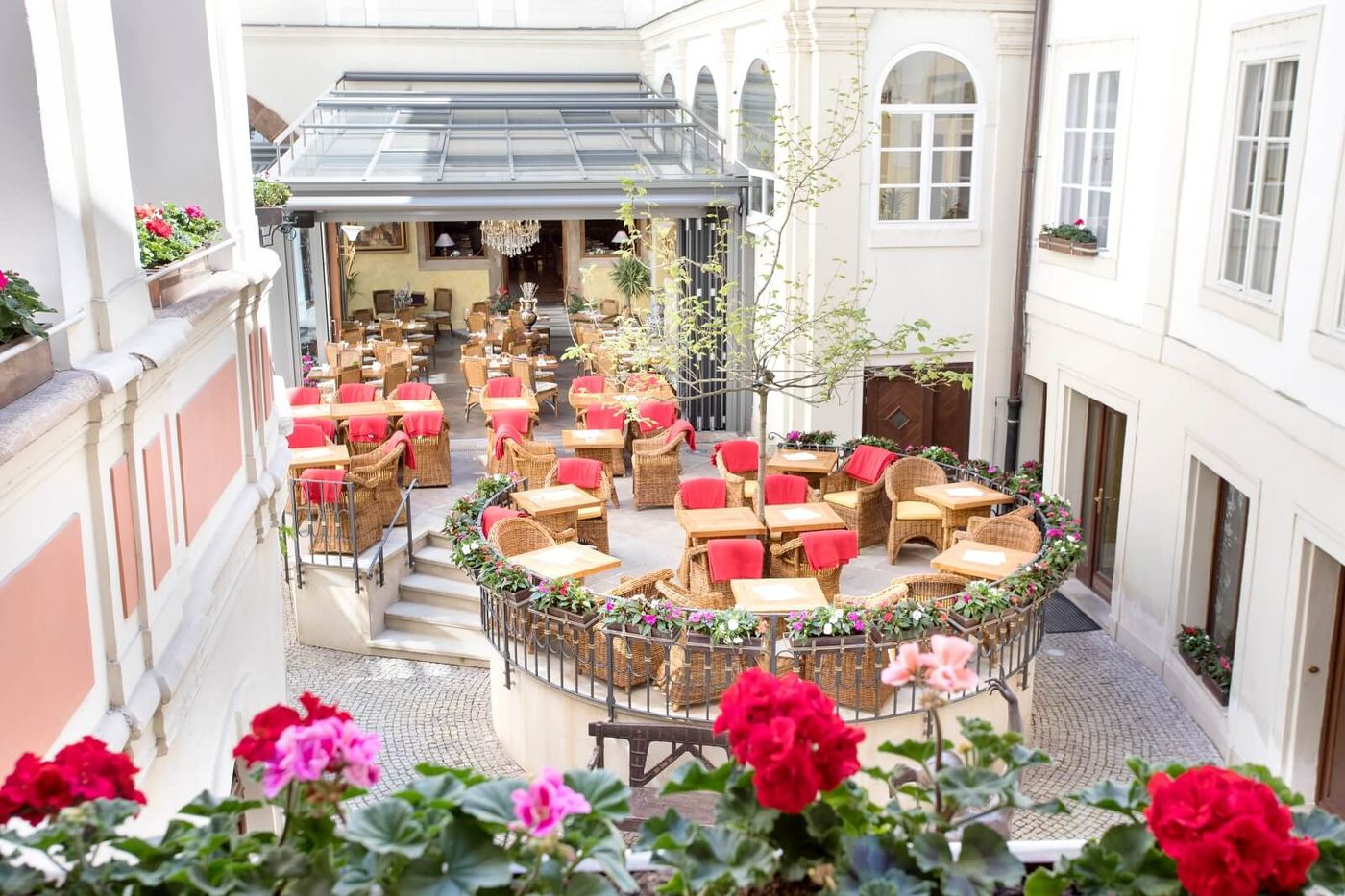 Iron Gate Hotel & Suites Prague by BHG